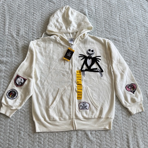 NWT Disney Cream Hoodie The Nightmare Before Christmas Size M - Picture 1 of 8
